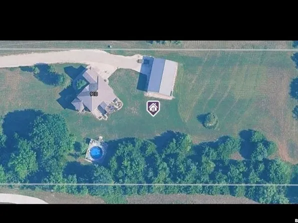 910 E 1938th Rd, Eudora, KS 66025