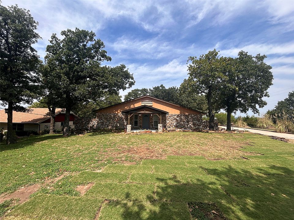 1st image of 2 Westwind Dr