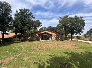 2 Westwind Dr, Sand Springs, OK 74063