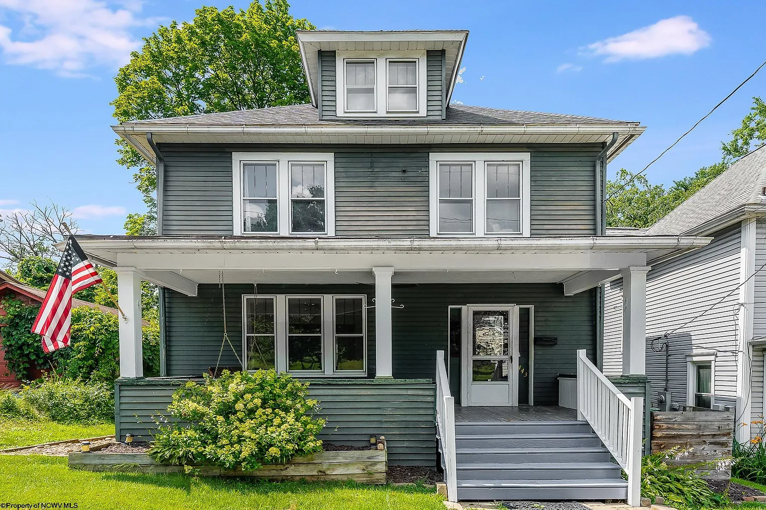 443 Melrose St photo 1