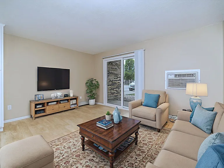 Golden Creek Apartments — Photo 12