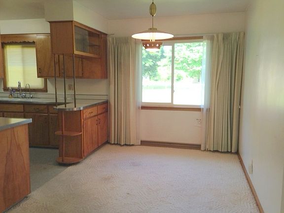 5th image of 15822 Greenway Dr