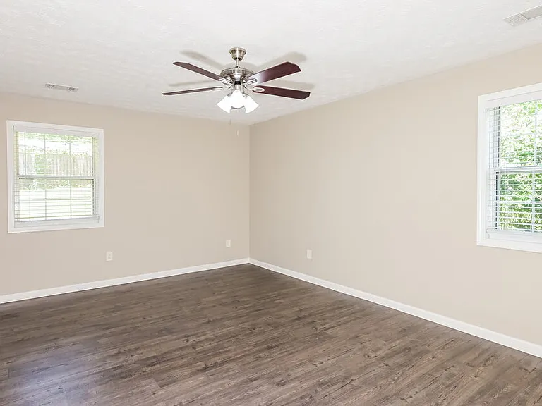 2981 Landmark Dr SE — Photo 10