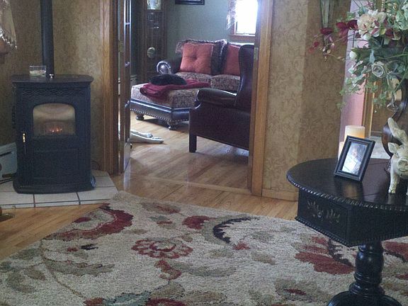 Entrance/pellet stove