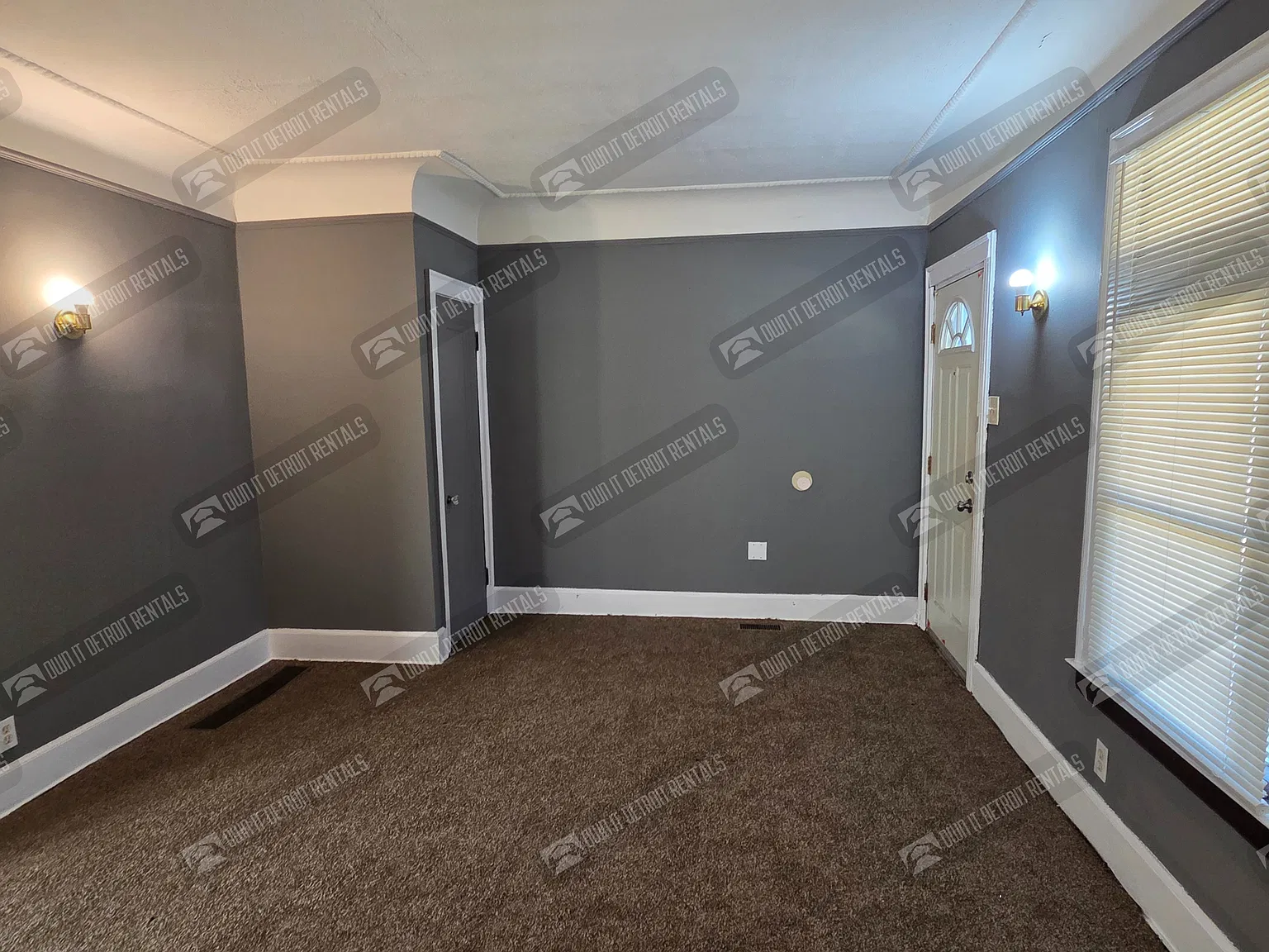Lower Unit Multi Family 3 Bed 1 Bath — Photo 4