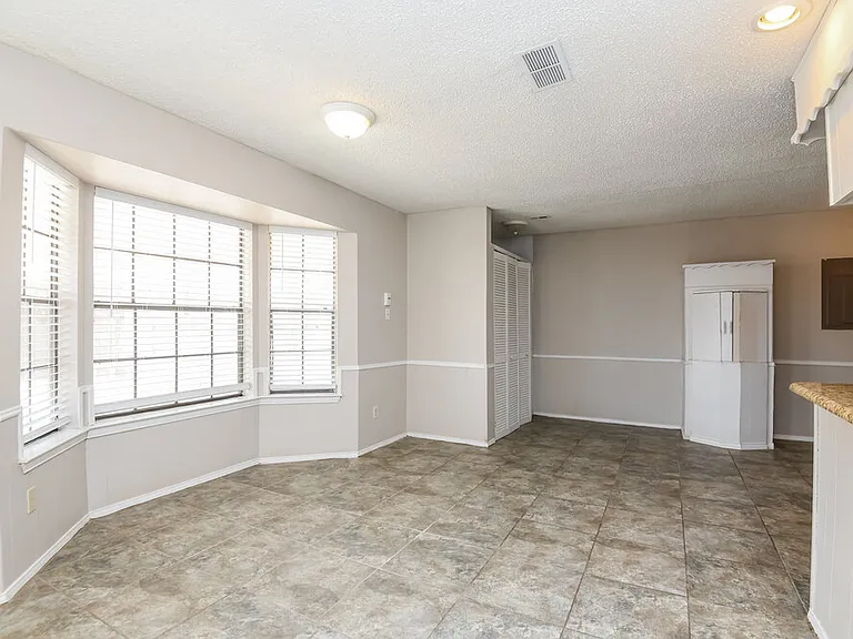7528 Beckwood Dr — Photo 4