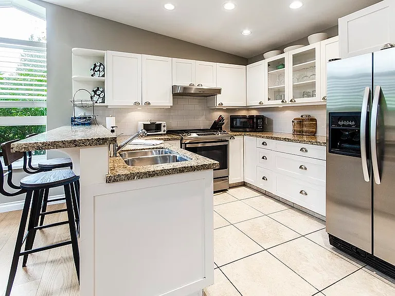 2233 Alden Ln — Photo 6