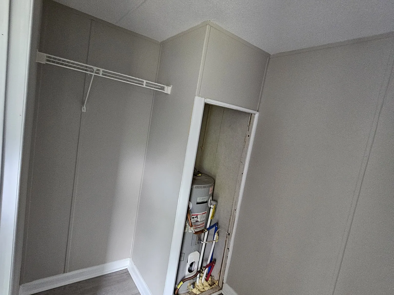 3 bed, 1100 sqft, $1,100 — Photo 4