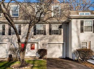 44 Forest Ln, Cary, IL 60013