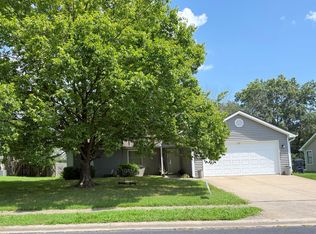 5020 Glencairn Dr, Columbia, MO 65203