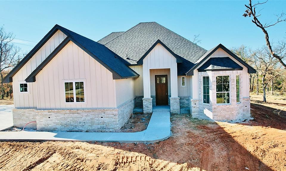 1st image of 16101 Vernon Cir