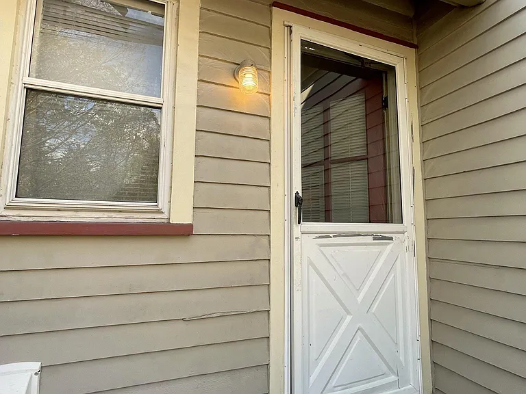 110-112 Elm St #112B — Photo 23
