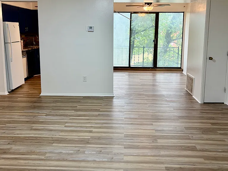 2440 Noble Rd #204 — Photo 2