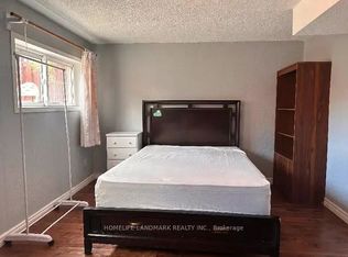 940 Hampstead Ct, Mississauga, ON L5C 3L1