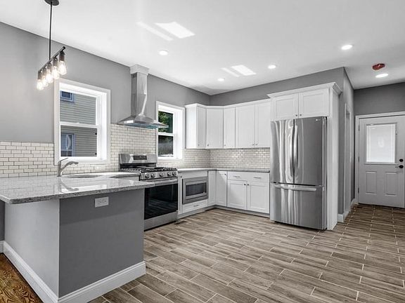 2nd image of 113 Thomas Burgin Pkwy #2