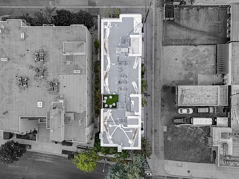 1182 Wellesley Ave #401 — Photo 43