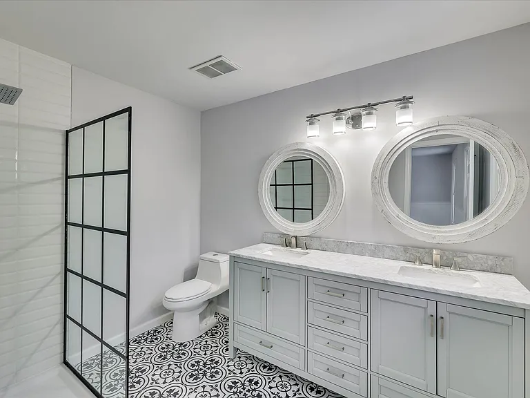 2111 Huron Dr — Photo 28