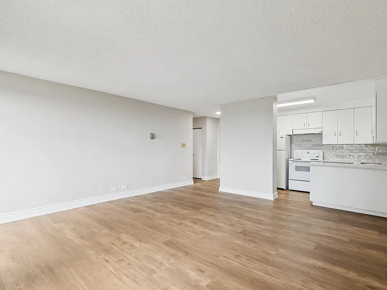 12207 Jasper Ave NW — Photo 27