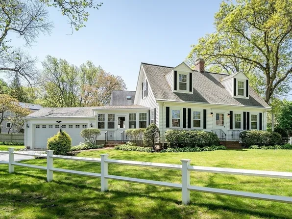 9 Farmcrest Ave, Lexington, MA 02421