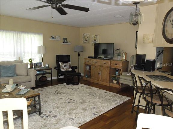 3rd image of 224 Red Oak Dr