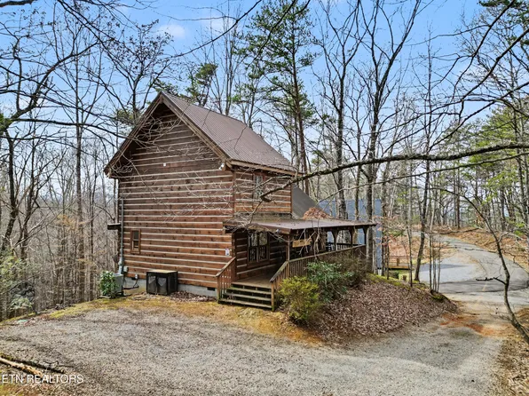 1141 Ski View Ln, Sevierville, TN 37876