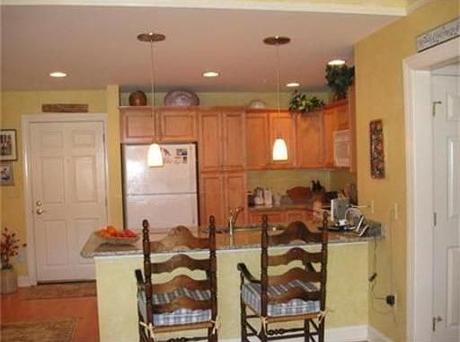 4th image of 1000 Emerald Ct #1122