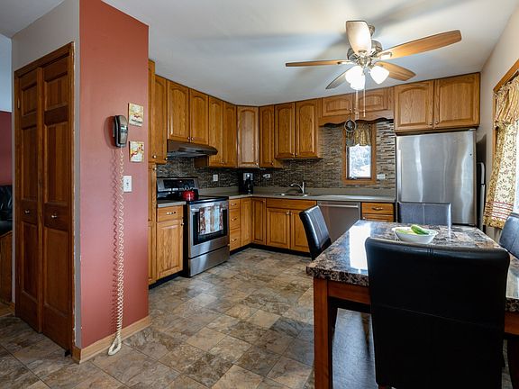 Kitchen / Breakfast Room