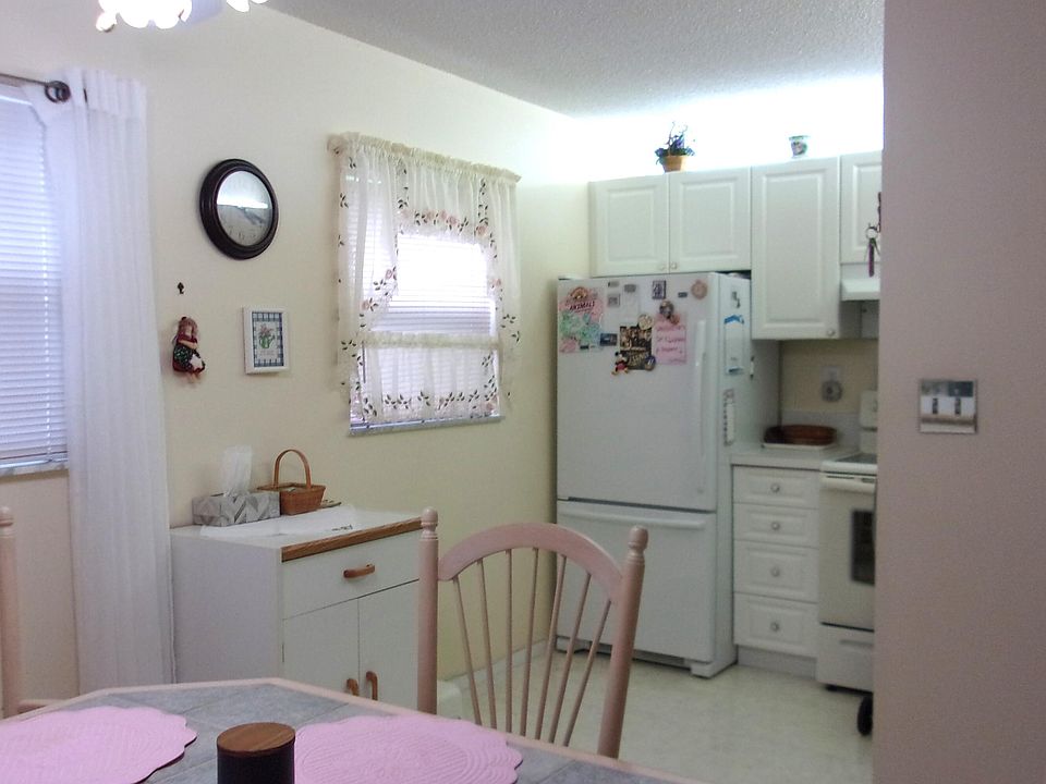 1st image of 1225 NW 21st Street #102