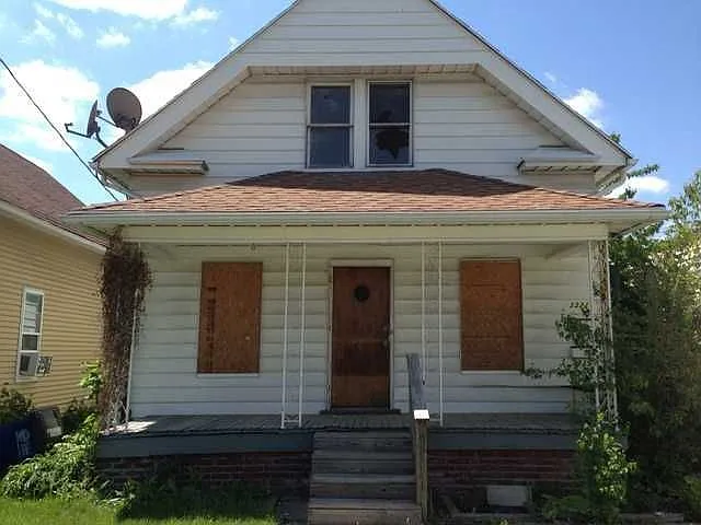 3319 Elm St photo 1