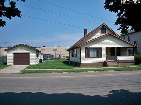 1st image of 621 S Tuscarawas Ave