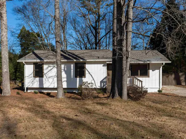 606 Greenwood Dr, Moody, AL 35004