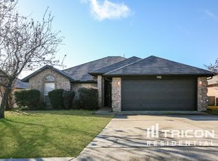 700 Troxell Blvd, Rhome, TX 76078