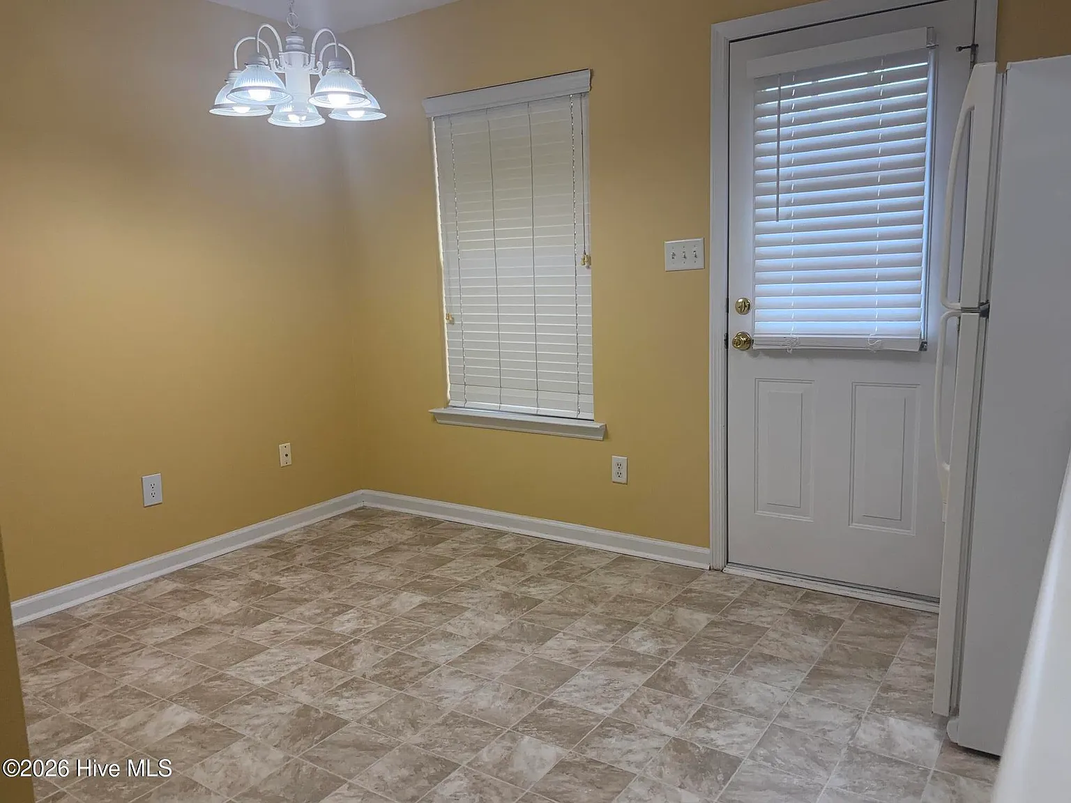 2 bed, 2.0 bath, 1092 sqft, $1,275 — Photo 4