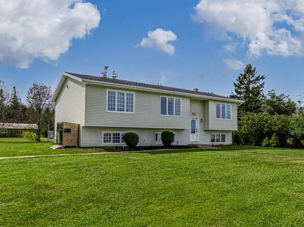 1557 Brackley Point Rd, Charlotte Parish, PE C1E 1R1