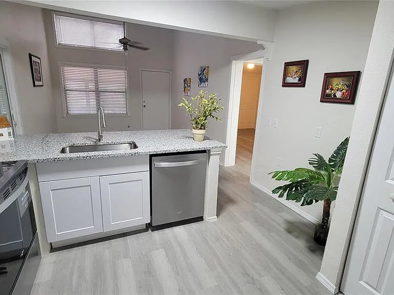 1103 Errol Place Cir — Photo 10