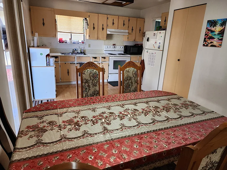 72a Ave — Photo 4