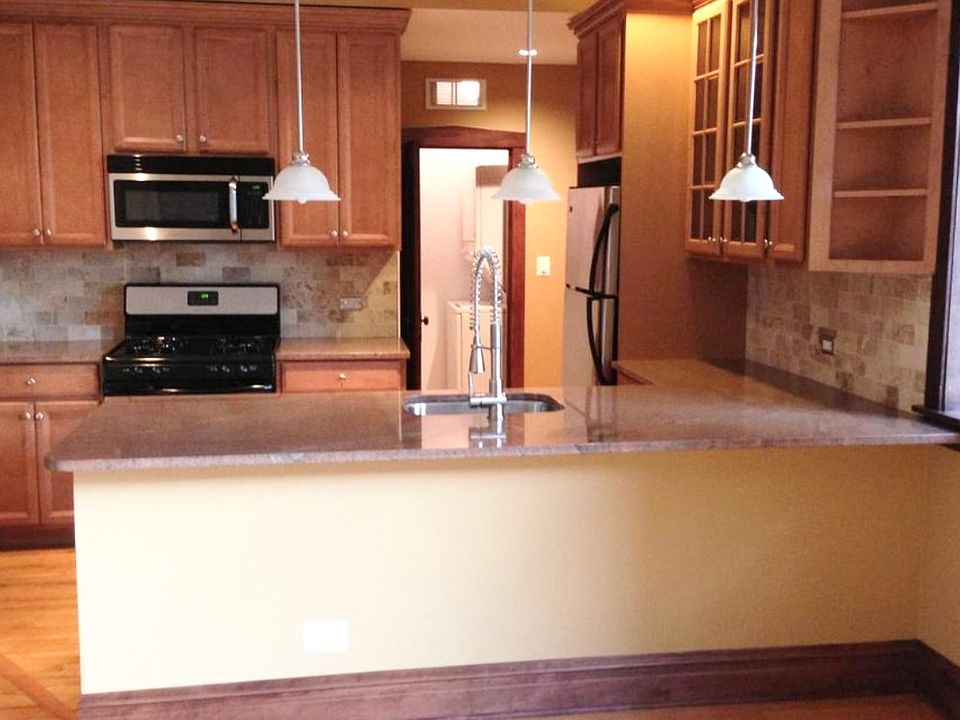 1st image of 3521 W Argyle St #3