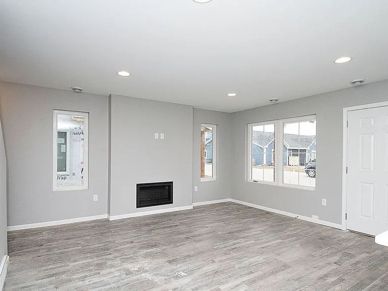 127 Sleeper Way — Photo 5