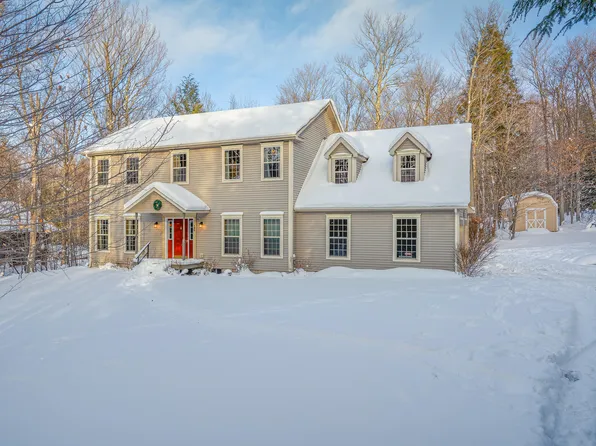 16 Robinwood Ln, Tupper Lake, NY 12986