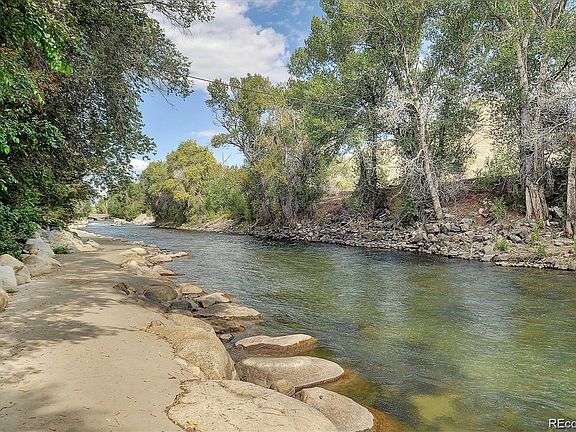 2nd image of 402 E Sackett Avenue #D