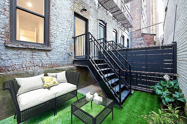 1st image of 550 Broome St APT 3