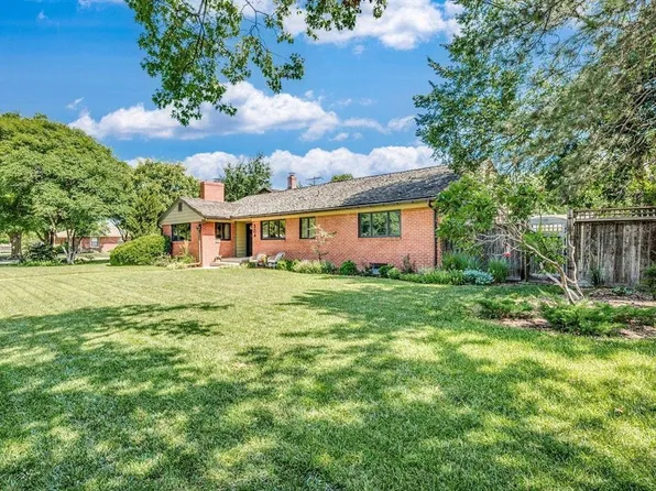 304 S Courtleigh Dr, Wichita, KS 67218