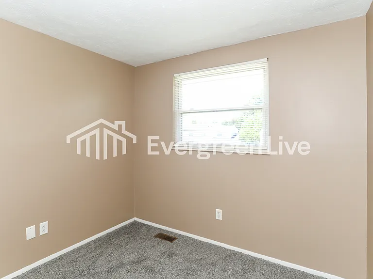 10298 Menominee Dr — Photo 10