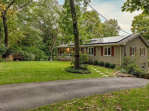 2nd image of 12 Lake Ct