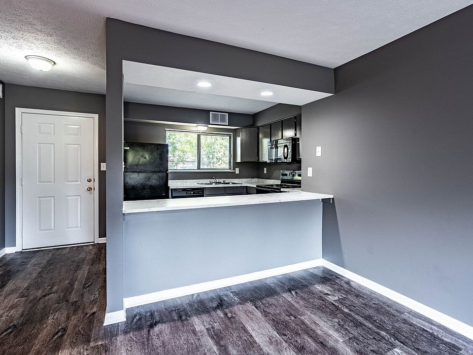 The Villas of Pine Valley Apartments 1000 Pine Valley Dr