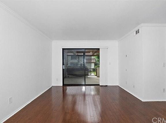 4th image of 830 Endicott Dr
