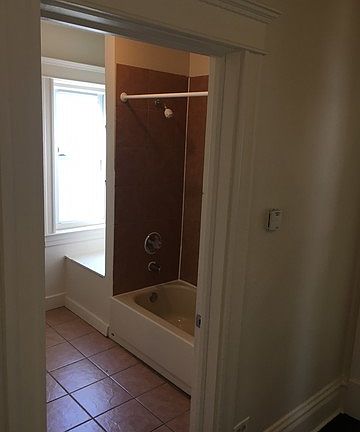 4th image of 707 N County St #2