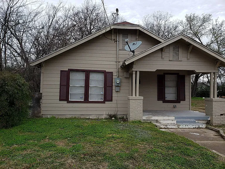 2407 Dathe St — Photo 1