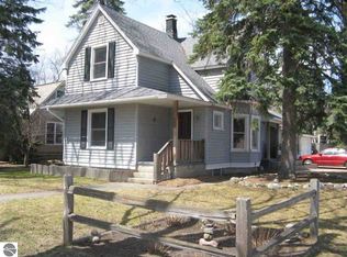 602 W 11th St, Traverse City, MI 49684