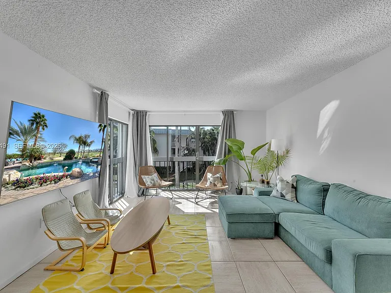 255 Galen Dr #2M — Photo 2